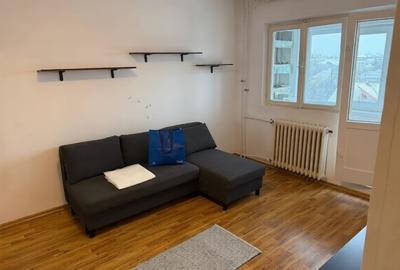 Garsonieră decomandată în Girocului