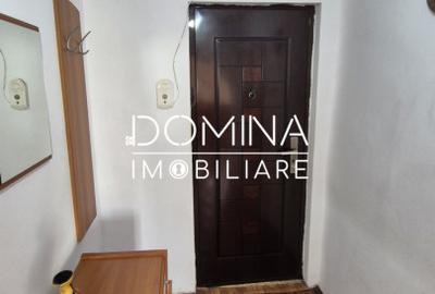 Vanzare apartament 3 camere, et. 2, situat in Rovinari, str. Plopilor - 6