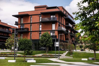 Spațiu comercial, 94.3 mp în Bucium