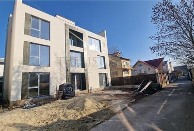 Apartament cu 5 camere decomandat în Pipera