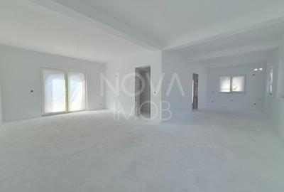 Casa tip duplex, la alb - Sura Mica - COMISION 0 - 6