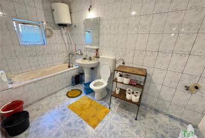 Casa de vanzare - Movilita, jud. Ialomita - 2000 mp teren, proprietate la buleva - 16