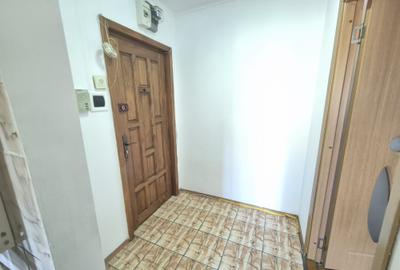 Vanzare Apartament 2 Camere semidecomandat Centrul Civic Str.Harmanului Etajul 3 - 12