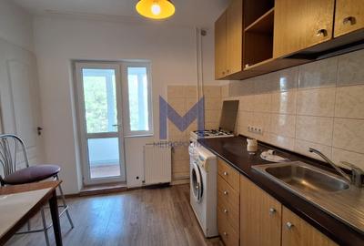 De închiriat apartament 2 camere decomandat I strada Lunii - 13