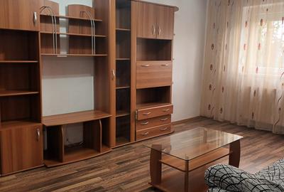 Apartament 2 camere  decomandat , etaj 02 , mobilat