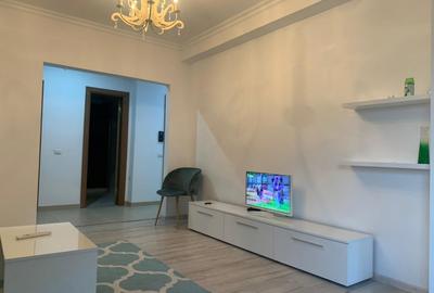 Apartament cu 2 camere decomandat, mobilat în Central