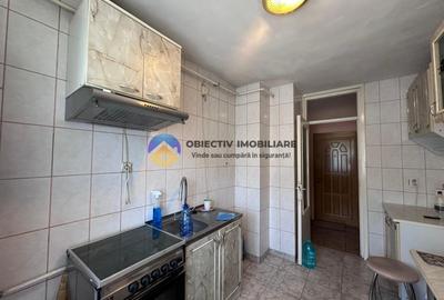 Apartament 3 camere de vânzare - Zona Centrală / 2 băi - 11