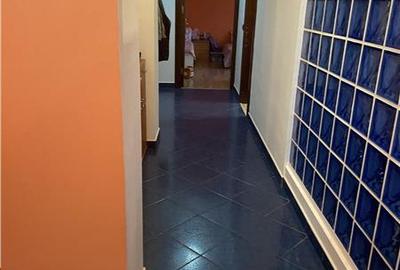 Apartament 4 camere , zona centrala - Inspectoratul Scolar ,suprafata 109 mp , e - 15