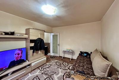 Apartament cu 2 camere semidecomandat, mobilat în Malu Roșu
