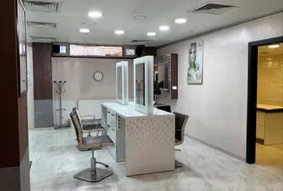Spatiu Salon\Utilat\Mobilat\ Demisol\Militari\Zona excelenta - 3