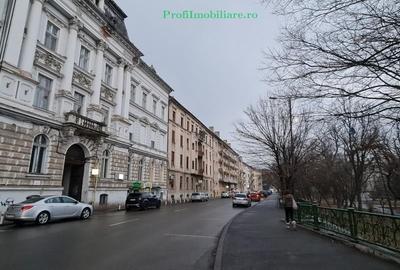 Apartament et.1, luxury class, langa Primarie cu balcon si vedere spre Parc - 16