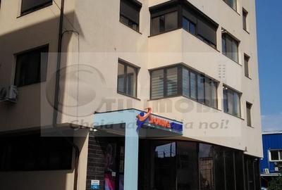 Apartament cu 2 camere semidecomandat în Baza 3