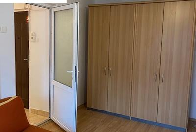 Apartament 2 camere, etaj 3, central, 300 euro/lunar. - 11