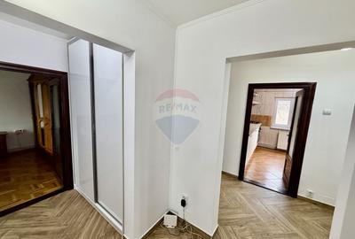 Apartament 3 camere etaj 1 - 18