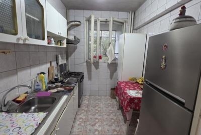 Apartament cu 3 camere decomandat în Basarabia