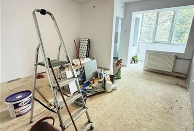 Vanzare garsoniera, zonaTractorul, etajul 1, renovata 2026 - 2