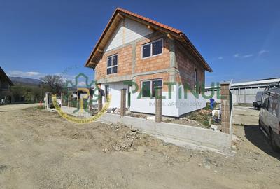 Casă de vânzare în Tălmaciu, spațiu generos, exterior la cheie, interior la alb - 11