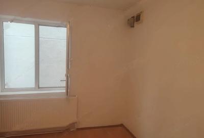 Casă cu 4 camere în 13 Septembrie