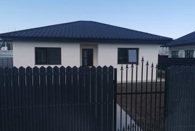 Casă individuală cu 3 camere în Cătămărești-Deal