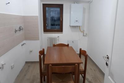 Pacurari-Luk Oil . apartament cu doua camere ,renovat , 72 mp suprafata totala - 3