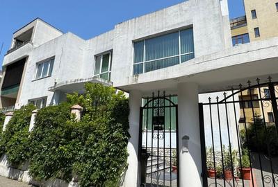 Casă cu 7 camere în Herăstrău