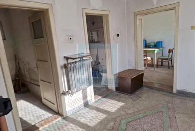 Casa singur in curte - zona Sacele - 1