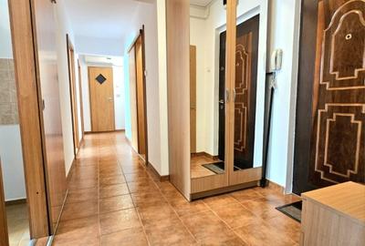 Proprietar, inchiriez apartament cu 3 camere Bld. Cetatii - 11