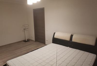 Apartament cu 3 camere semidecomandat în Pantelimon
