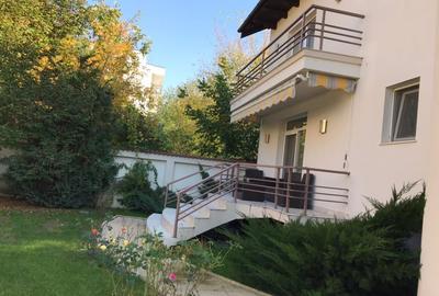 Casă individuală cu 8 camere în Iancu Nicolae