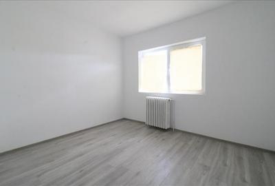 Apartament 2 camere PALAS MALL - 11