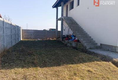 Apartament cu 3 camere 72 mp cu gradina 100 mp in Giroc - V2809 - 1