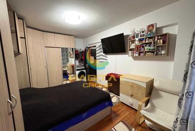 Apartament de Vanzare - 3 Camere - 4