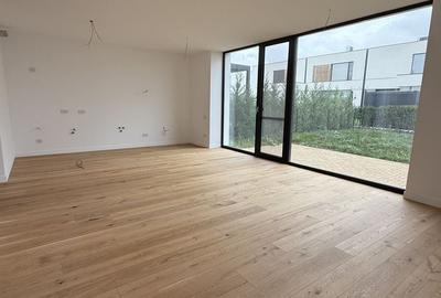 Casă cu 4 camere în Tunari