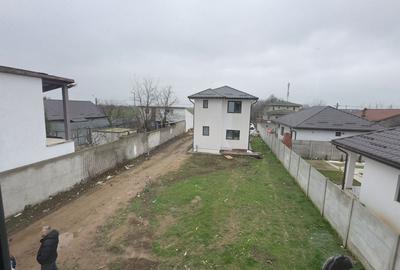 CASA INDIVIDUALA GLINA, INCALZIRE PARDOSEALA, TEREN 325 MP, COMIS 0% - 3