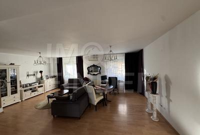 Apartament cu 3 camere semidecomandat în Andrei Mureșanu