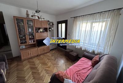 Casă individuală cu 5 camere în Central