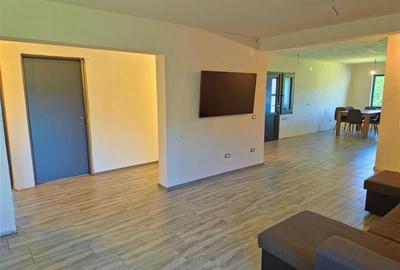CASA PE PARTER IN BUJORENI - LINISTE, CURTE SI VEDERE SPRE VF. COZIA - 7