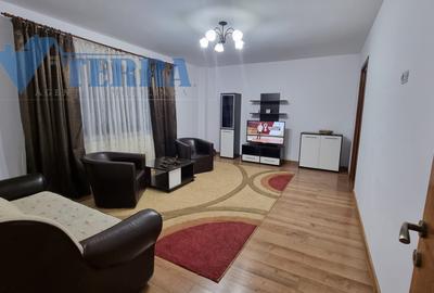 Închiriez apartament modern, 3 camere, zonă ultracentrală.