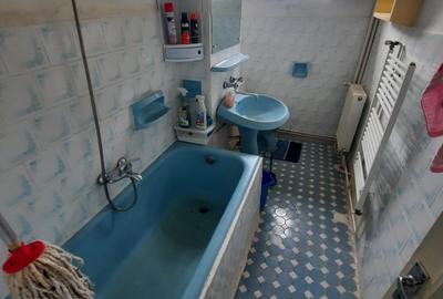 Apartament cu 2 camere, etajul 2/4, zona Podu Ros - 6
