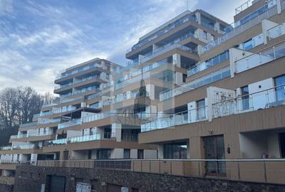 Apartament cu 3 camere decomandat, mobilat în Poiana Brașov