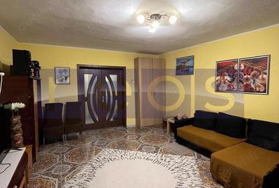 Apartament cu 3 camere decomandat, mobilat în P-ța Unirii