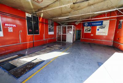 Spatiu stradal 85 mp, ideal pentru service, depozit, atelier - zona semicentrala - 10