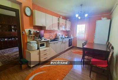 OCAZIE!!! Apartament cu 3 camere, 2 bai et. 2 Str. Hortensiei CENTRAL - 6
