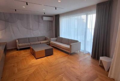 Apartament cu 3 camere semidecomandat, mobilat în Bună Ziua