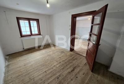 Casa de vanzare teren 412 mp garaj Terezian Sibiu COMISION 0 - 9