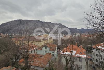 Apartament cu 3 camere decomandat în Centrul Istoric