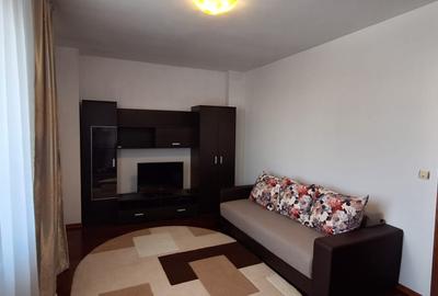 Apartament cu 2 camere decomandat în Titan