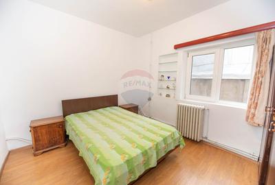 Apartament cu 4 camere semidecomandat, mobilat în Ana Ipătescu
