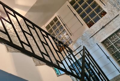 Vila superba 2012, P+1+M, 10+ camere, posibilitate business gradinita sau centru - 34