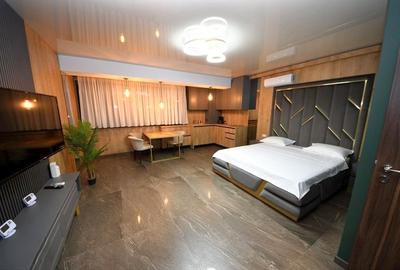 Garsonieră decomandată în